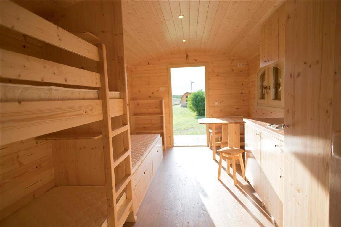 Campsite Zauberwagen Zirkuswagen Naturwagen Kropelin
