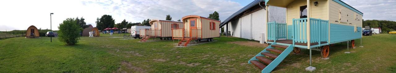 Zauberwagen Zirkuswagen Naturwagen Campsite Kropelin